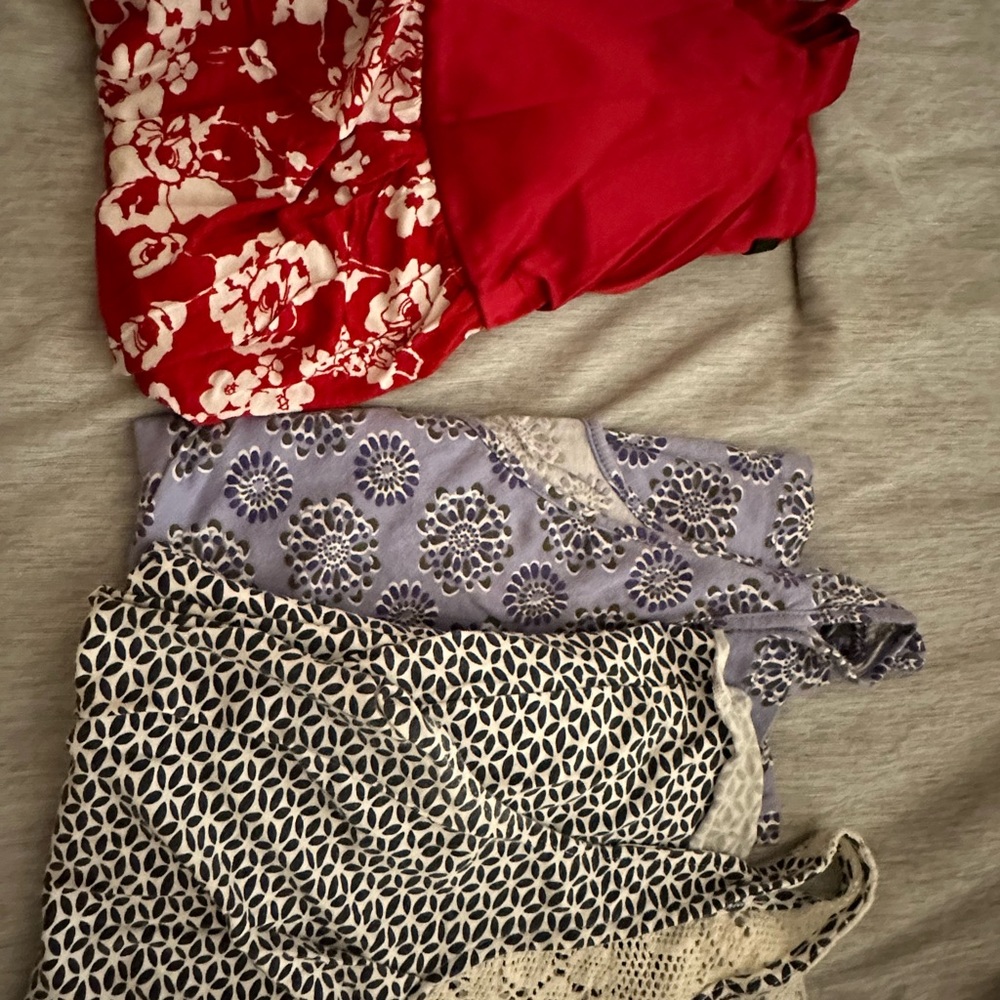 Set of 3 tank tops- size M